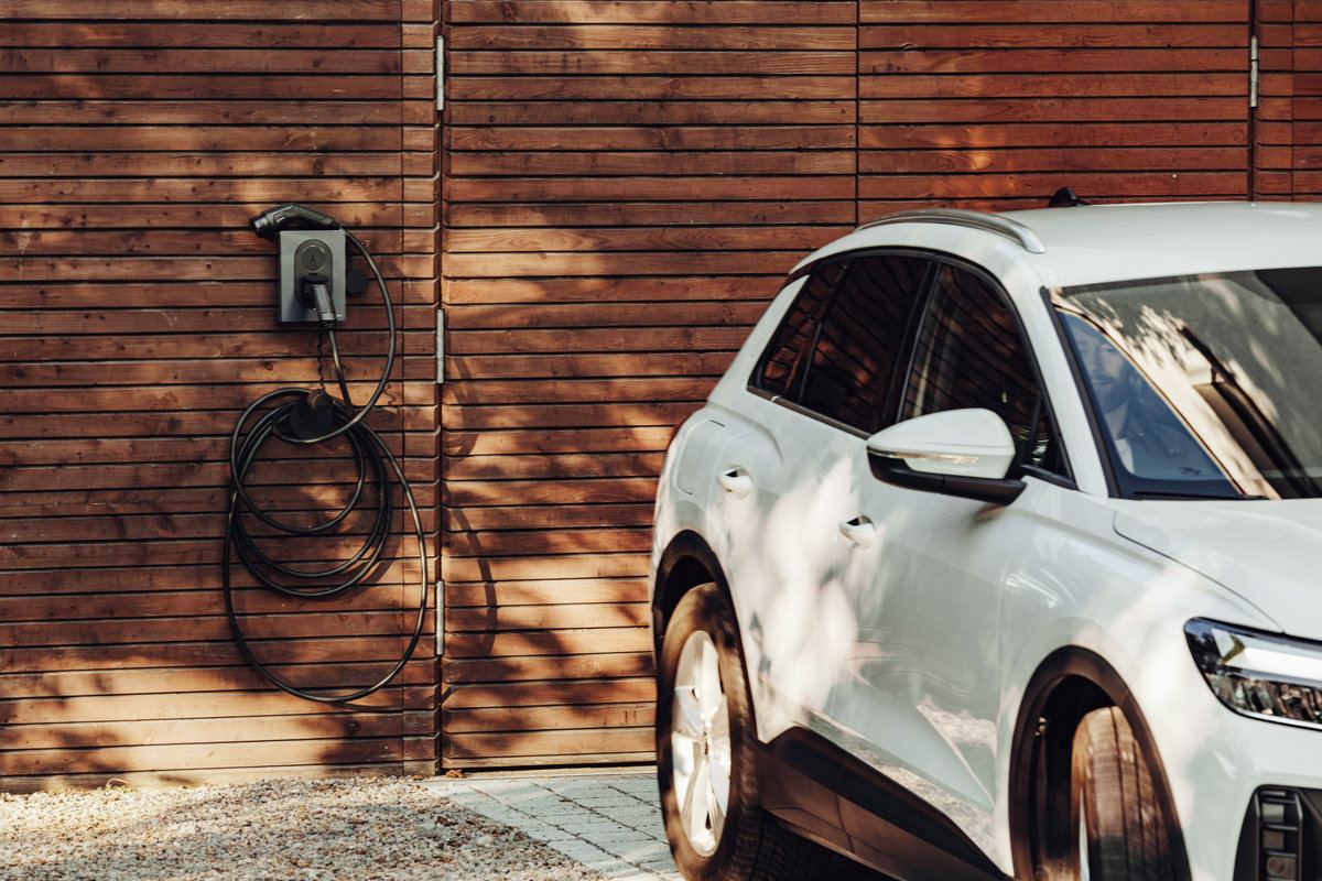 Future-Proofing Your Home in 2025: Solar, Batteries & EV Integration