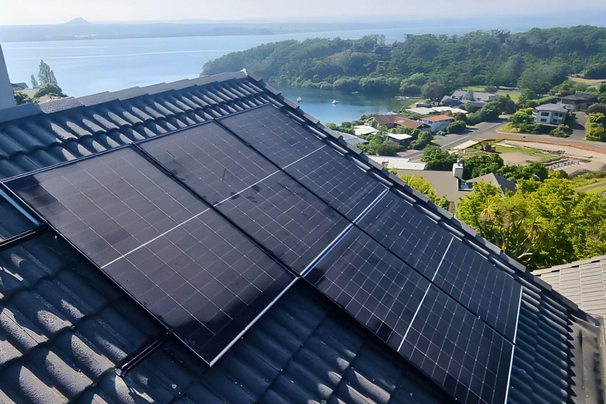 Taupō Home Slashes Power Bills with a 27-Panel Solar & Battery System